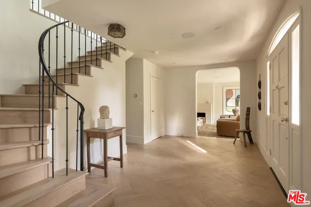 $5,995,000 | 1364 Londonderry Place, Los Angeles, CA 90069