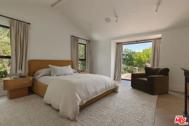 $5,995,000 | 1364 Londonderry Place, Los Angeles, CA 90069