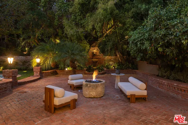 $5,995,000 | 1364 Londonderry Place, Los Angeles, CA 90069