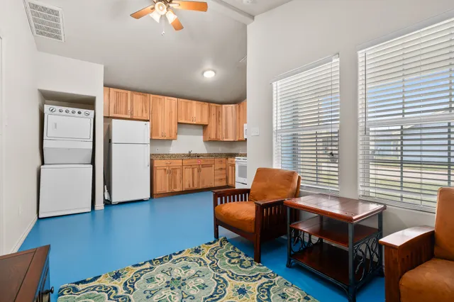 $850 | 109 Gillespie Lane, Aransas Pass, TX 78336