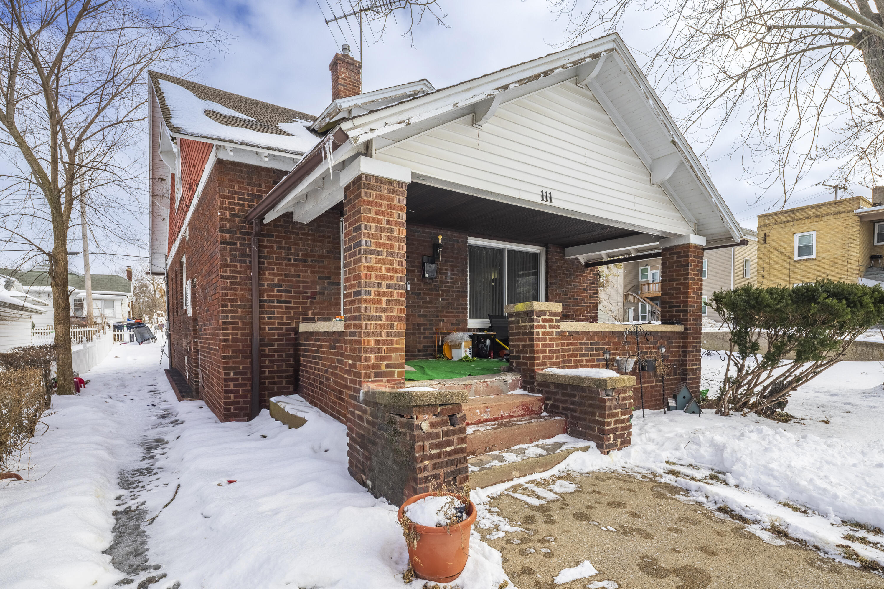 111 Ridgeland Avenue Michigan City, IN 46360 - Photo 3 of 7 3000x2001