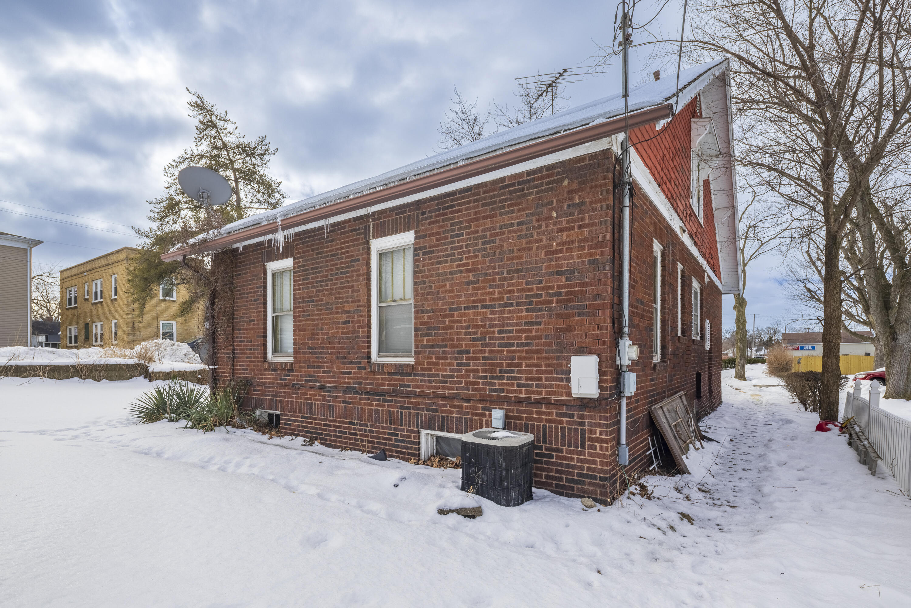 111 Ridgeland Avenue Michigan City, IN 46360 - Photo 7 of 7 3000x2001