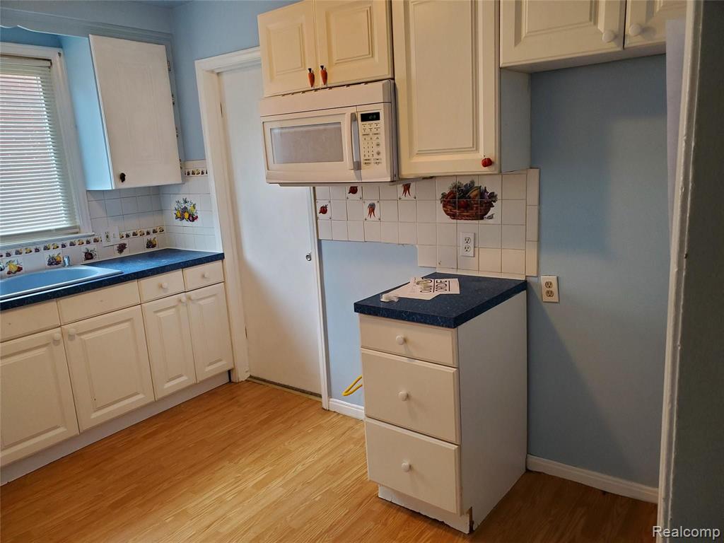 10044 Inkster Road Redford, MI 48239 - Photo 10 of 16