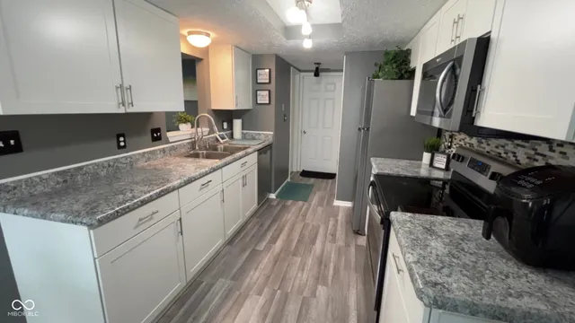 $196,900 | 7508 Farm View Circle West, Indianapolis, IN 46256