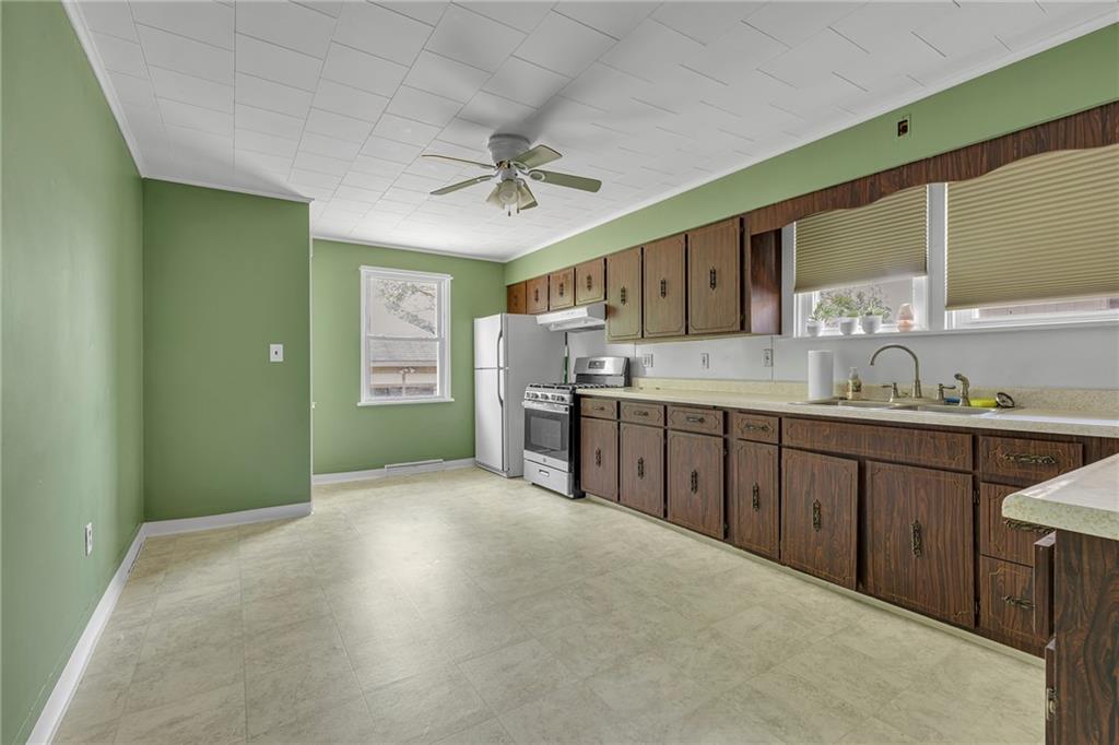 2729 20th St Extension Beaver Falls, PA 15010 - Photo 12 of 33