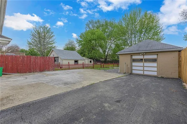 $150,000 | 2729 20th St Extension, Beaver Falls, PA 15010