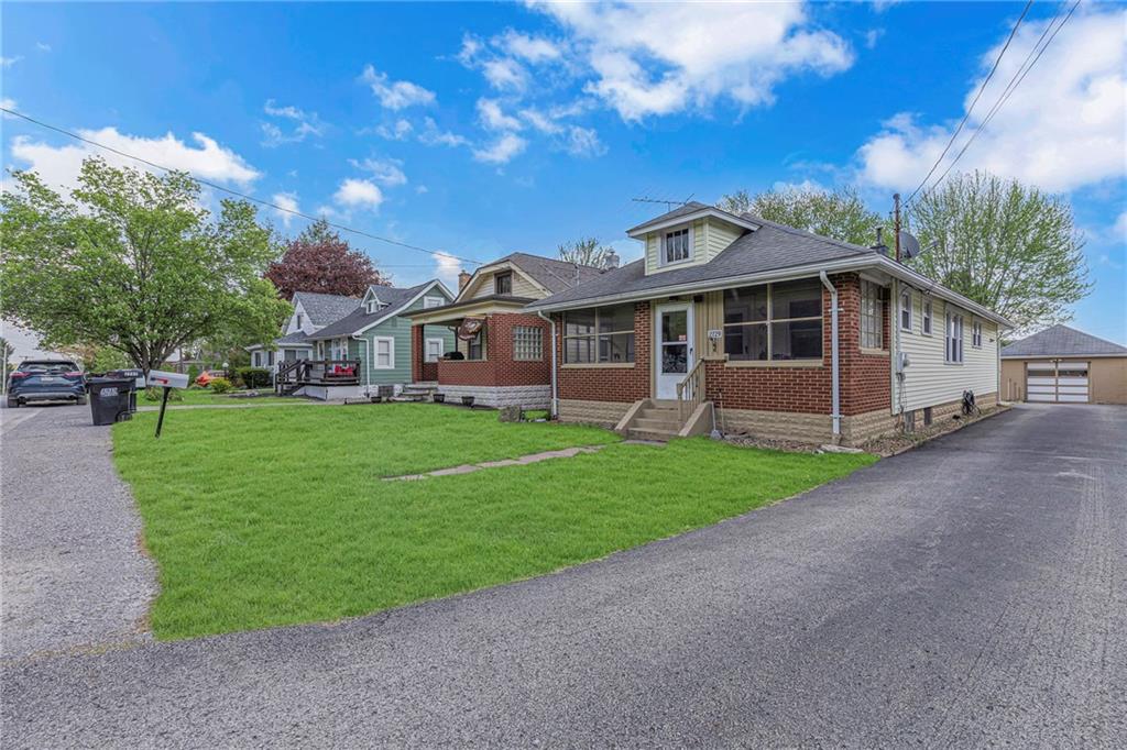 2729 20th St Extension Beaver Falls, PA 15010 - Photo 4 of 33