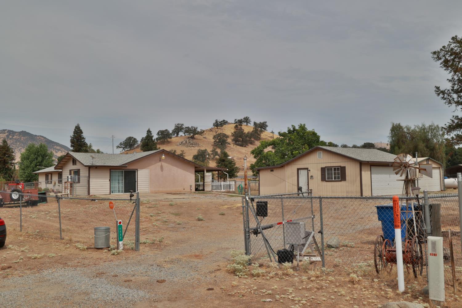 6088 Big Oak Road Sanger, CA 93657 - Photo 3 of 41 Gallery Image 3