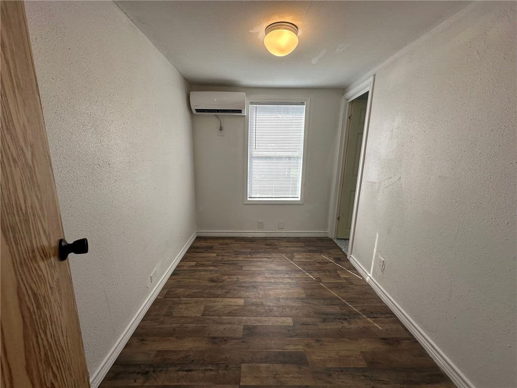 470 Hailey Road Rockport, TX 78382 - Photo 9 of 16