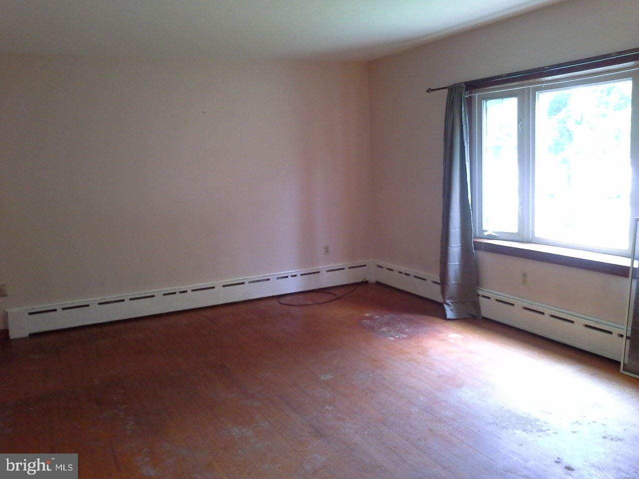 392 Pleasant View Road Hummelstown, PA 17036 - Photo 3 of 14 Gallery Image 3