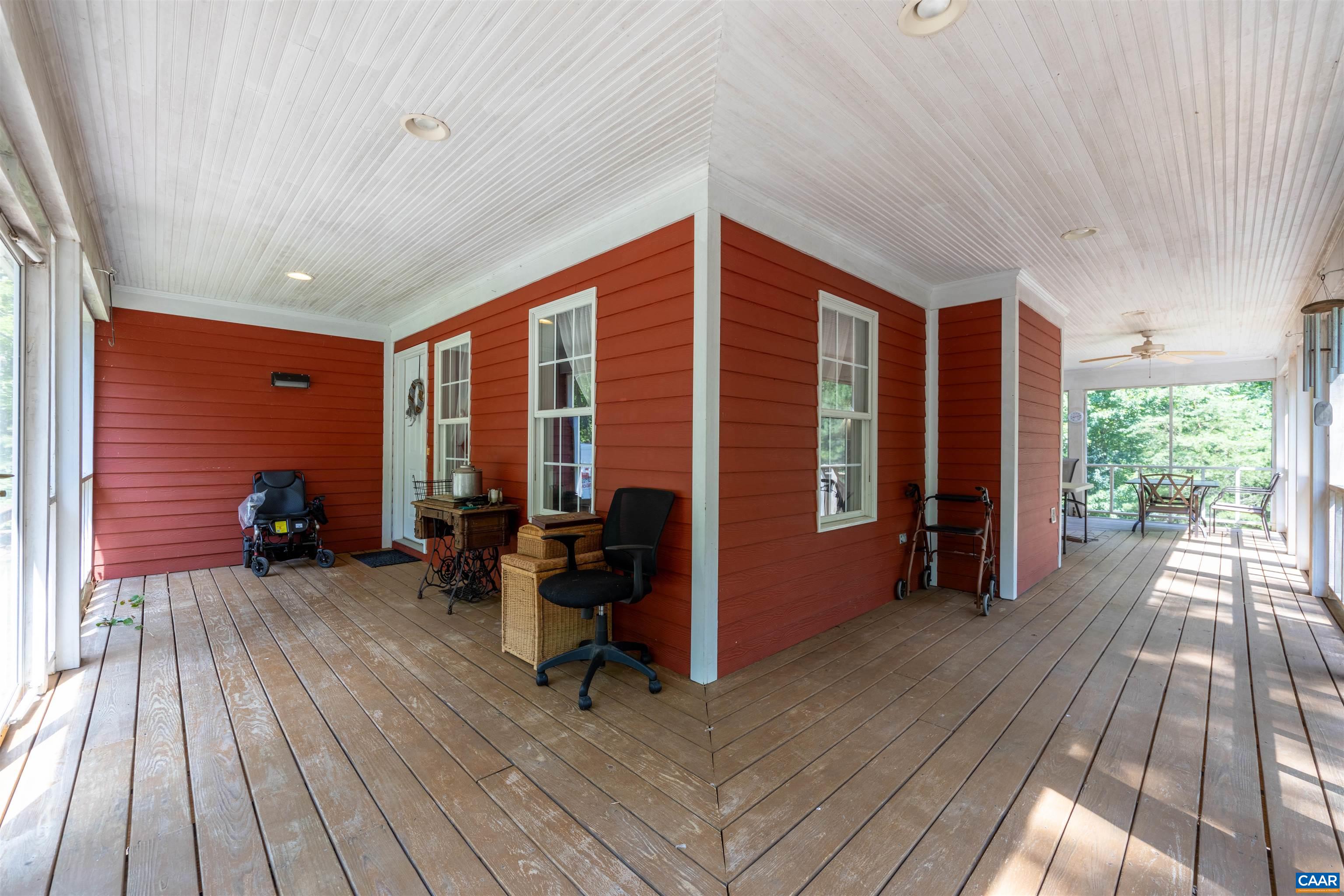 363 Bridgeport Road Scottsville, VA 24590 - Photo 5 of 39