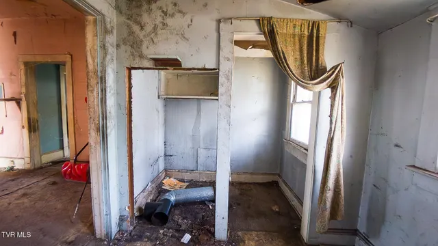 $75,000 | 104 Lakeview Street, Bristol, TN 37620