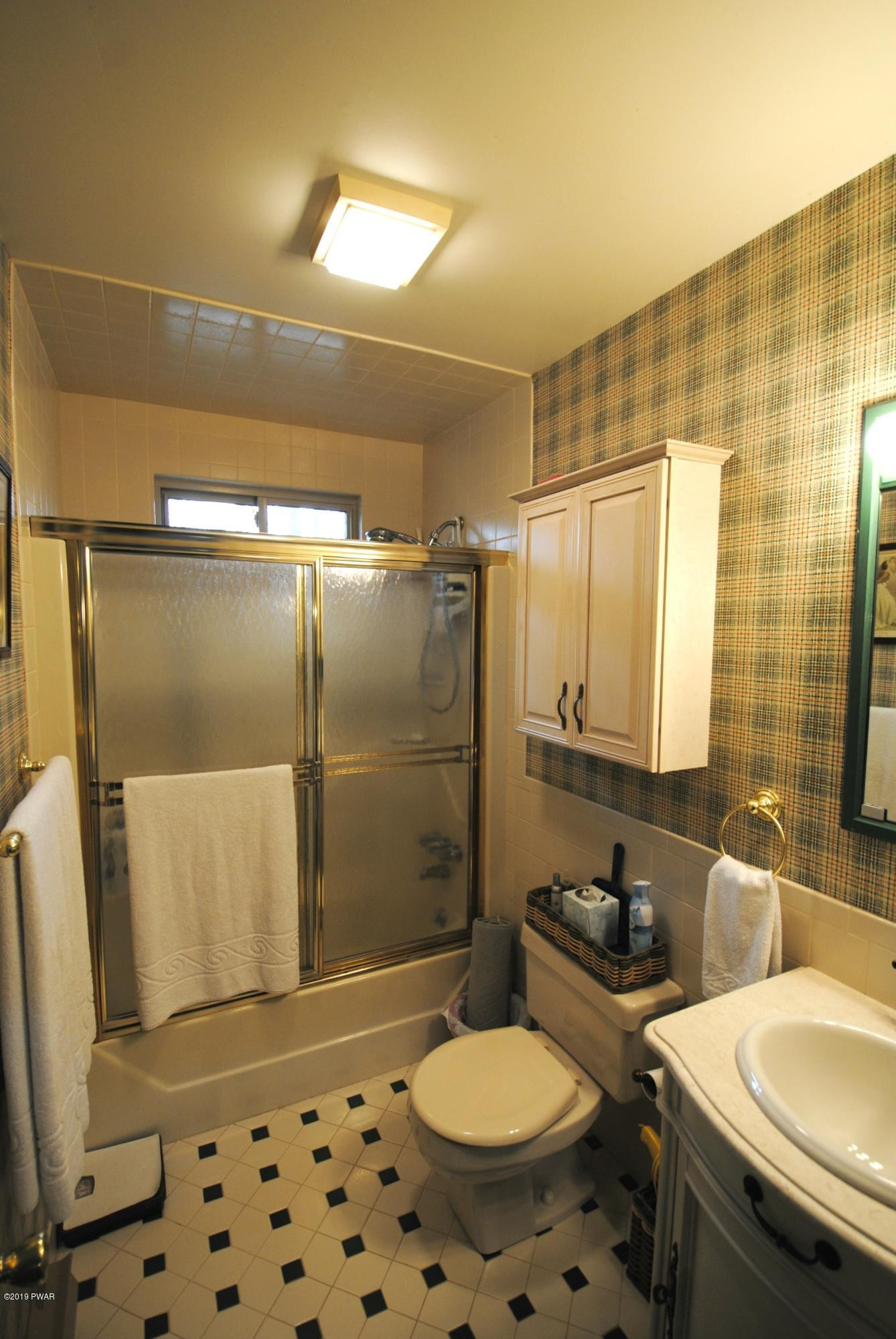 4006 Par Drive Lake Ariel, PA 18436 - Photo 19 of 29