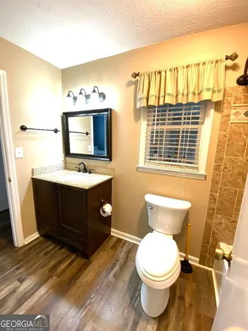 a view of a room with an empty space