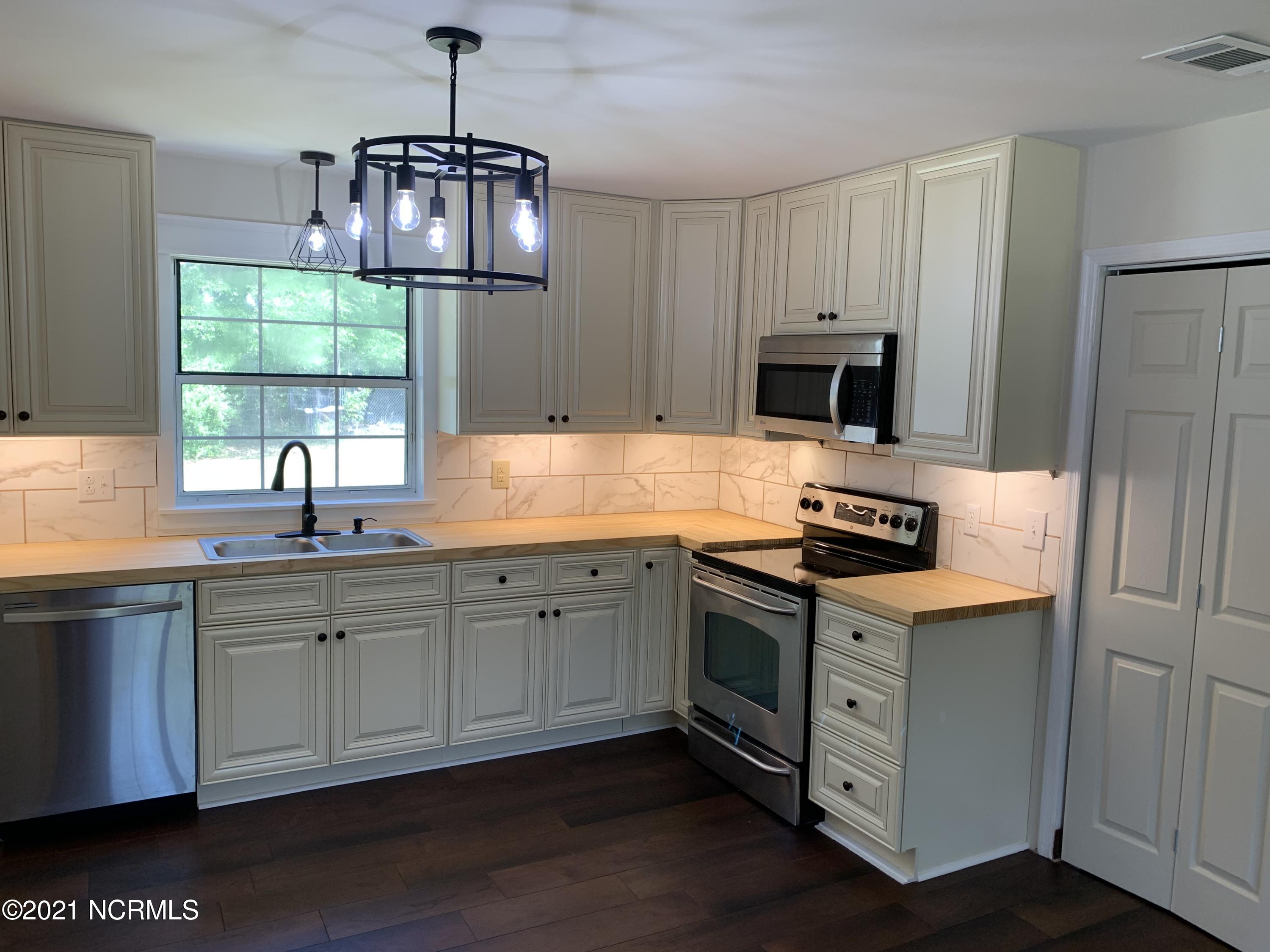 1391 Highway 177 Rockingham, NC 28379 - Photo 5 of 14 IMG_1697