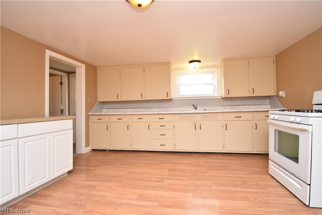 435 Simler Street Hubbard, OH 44425 - Photo 10 of 34