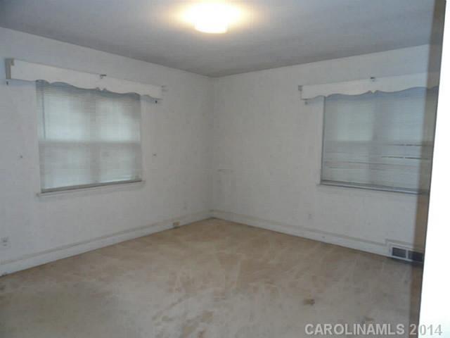 4929 Nevin Road Charlotte, NC 28269 - Photo 8 of 13 Gallery Image 8