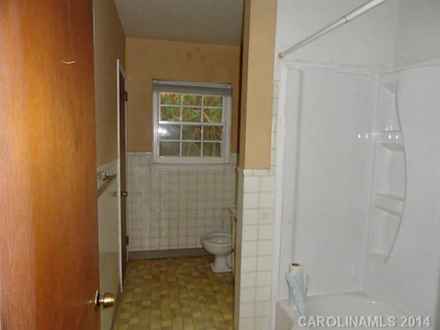4929 Nevin Road Charlotte, NC 28269 - Photo 9 of 13 Gallery Image 9