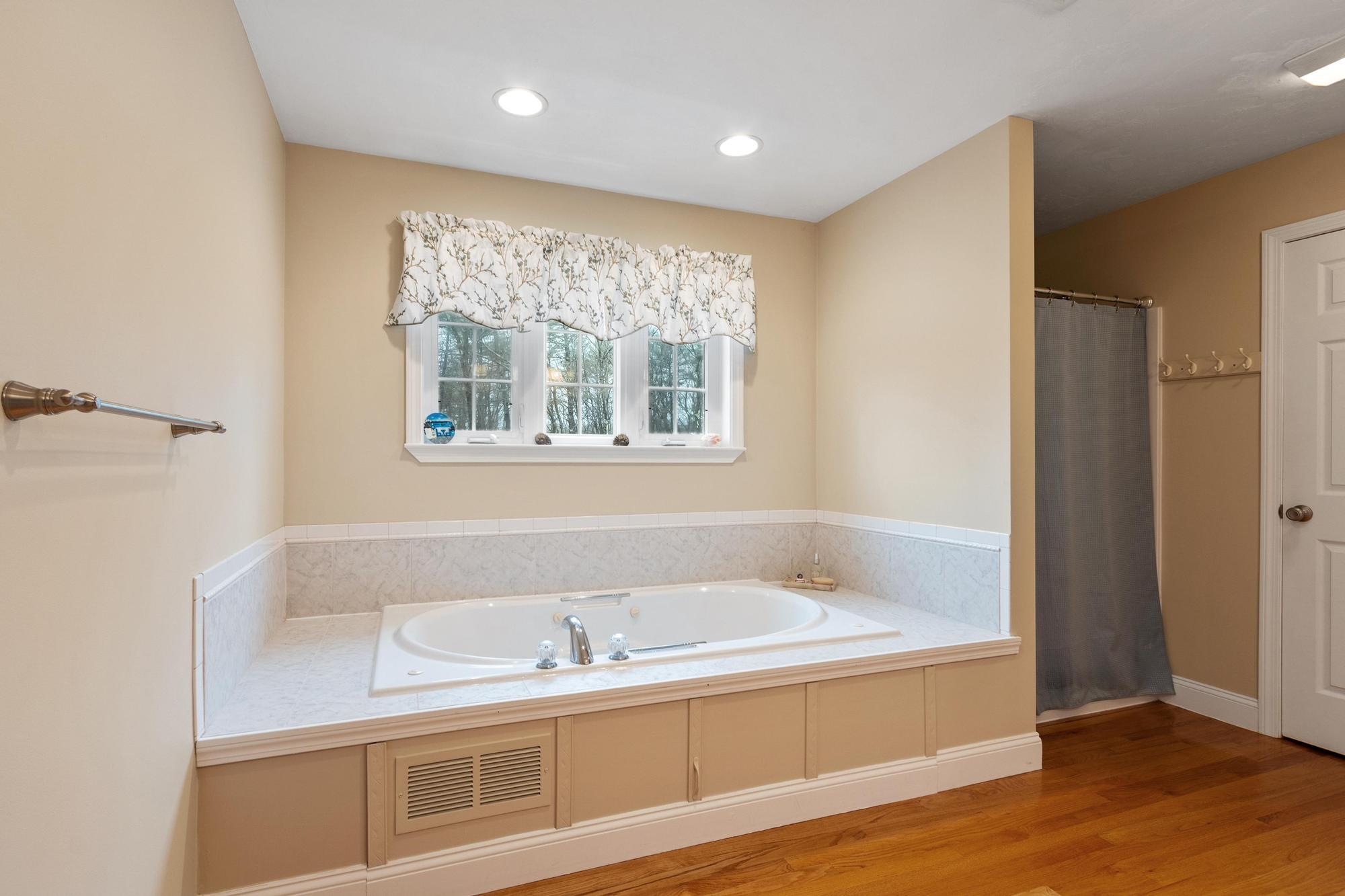 21 Edinburgh Road Windham, NH 03087 - Photo 26 of 40 Gallery Image 26