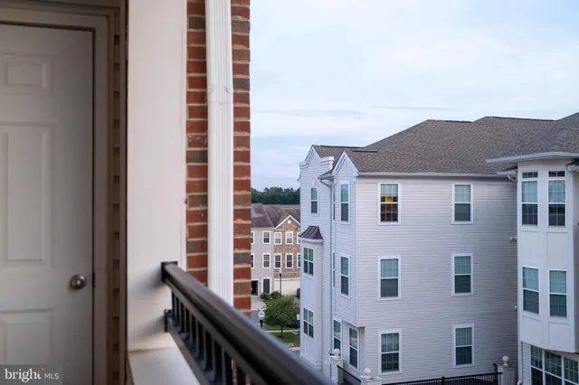 $359,990 | 9202 Charleston Drive, Unit 405, Manassas, VA 20110