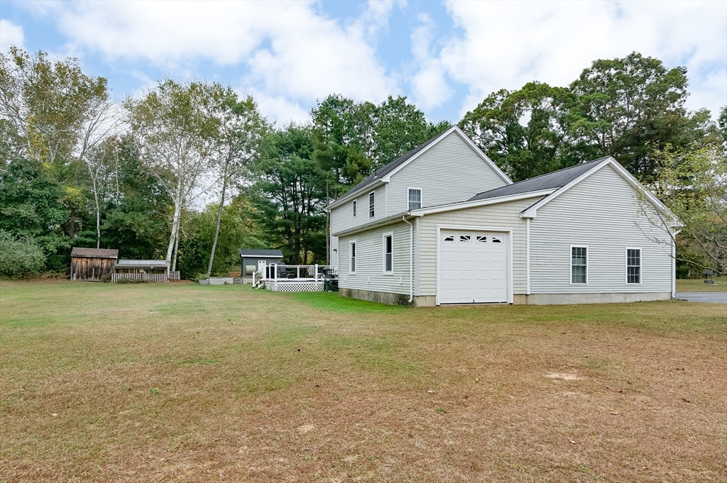 42 Walkeen Koziol Road Warren, MA 01083 - Photo 6 of 38