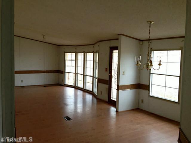 625 Cana Road Mocksville, NC 27028 - Photo 5 of 10 Living Room.
