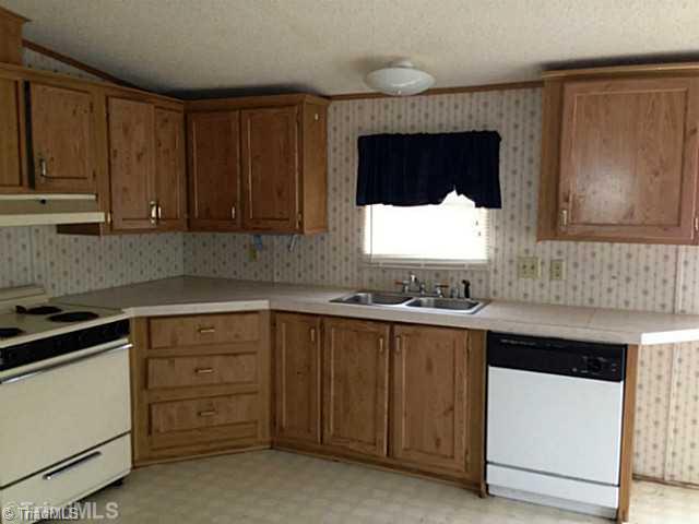 625 Cana Road Mocksville, NC 27028 - Photo 7 of 10 Kitchen.
