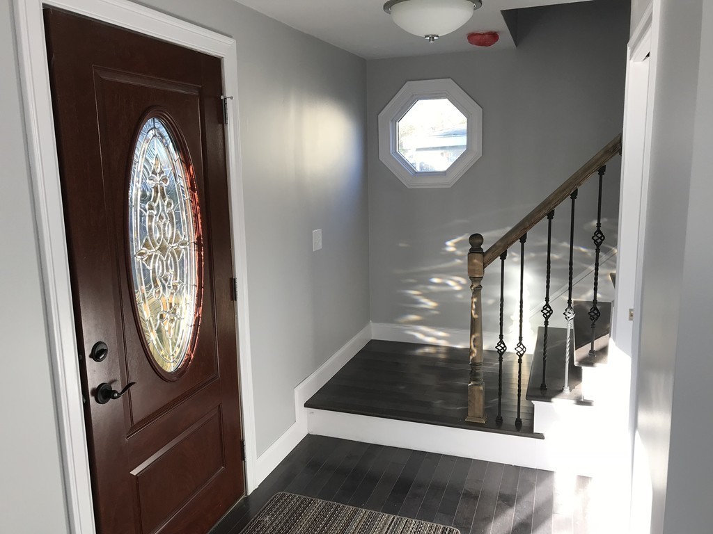 14 Colonial Road Webster, MA 01570 - Photo 2 of 30