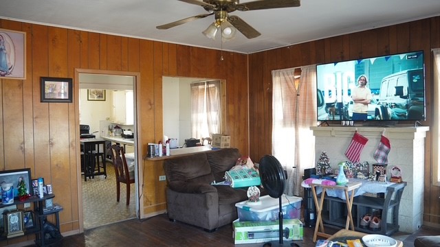 307 North Maria Street Hebbronville, TX 78361 - Photo 12 of 13 a living room with furniture and a flat screen tv