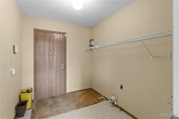 $350,000 | 61 Majestic Court, Fenton, MO 63026