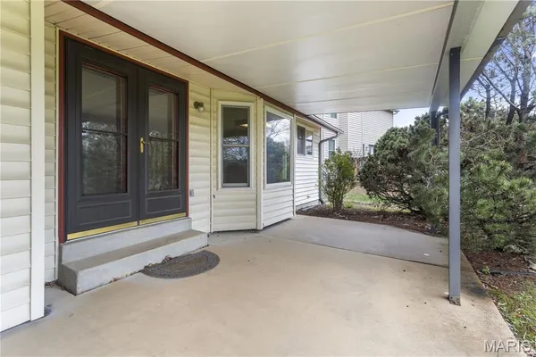 $350,000 | 61 Majestic Court, Fenton, MO 63026