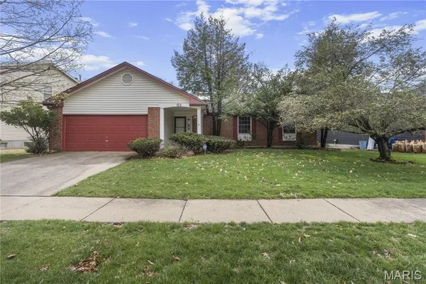 $350,000 | 61 Majestic Court, Fenton, MO 63026