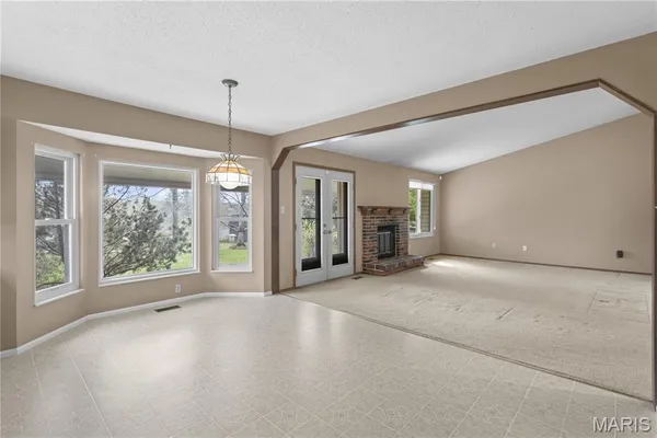 $350,000 | 61 Majestic Court, Fenton, MO 63026