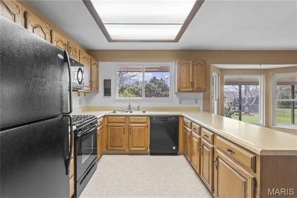 $350,000 | 61 Majestic Court, Fenton, MO 63026