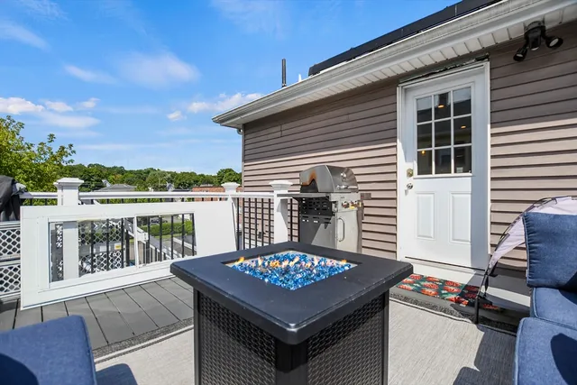 $2,700 | 13 Town Hill Street, Unit 2, Quincy, MA 02169