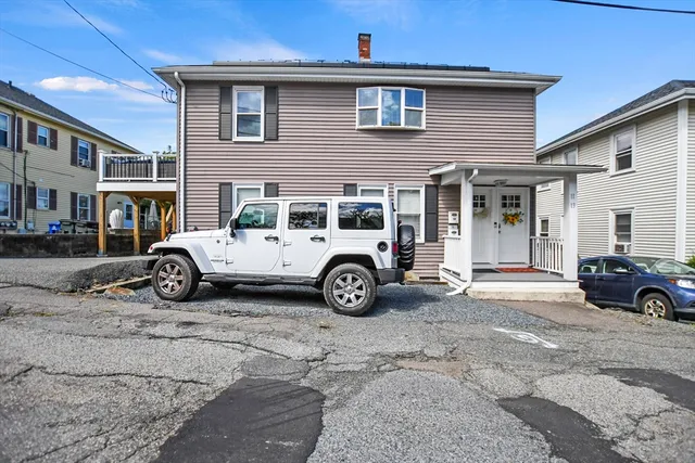 $2,700 | 13 Town Hill Street, Unit 2, Quincy, MA 02169