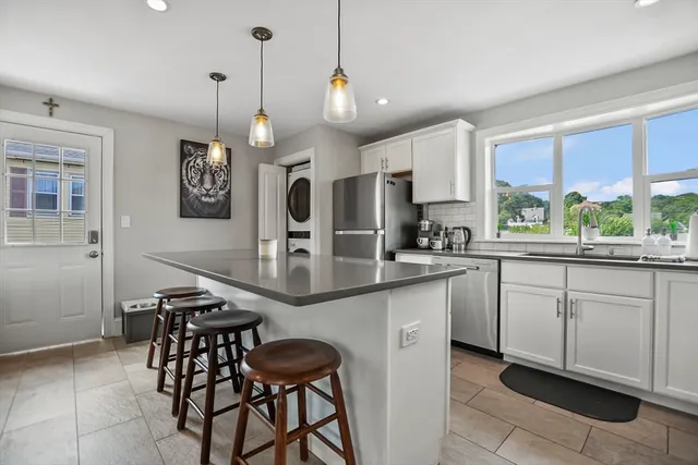 $2,700 | 13 Town Hill Street, Unit 2, Quincy, MA 02169