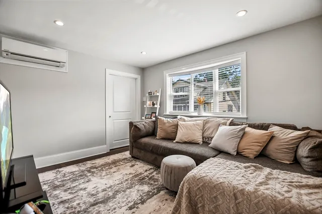 $2,700 | 13 Town Hill Street, Unit 2, Quincy, MA 02169