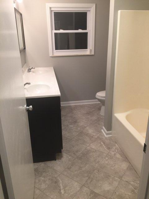 1812 Rhea Road Knoxville, TN 37920 - Photo 4 of 20 bathroom