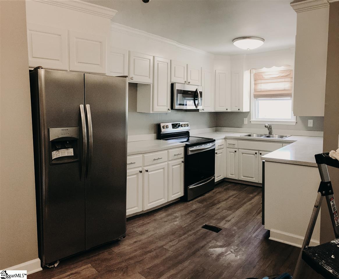15 Thunder Road Travelers Rest, SC 29690 - Photo 3 of 36 Gallery Image 3