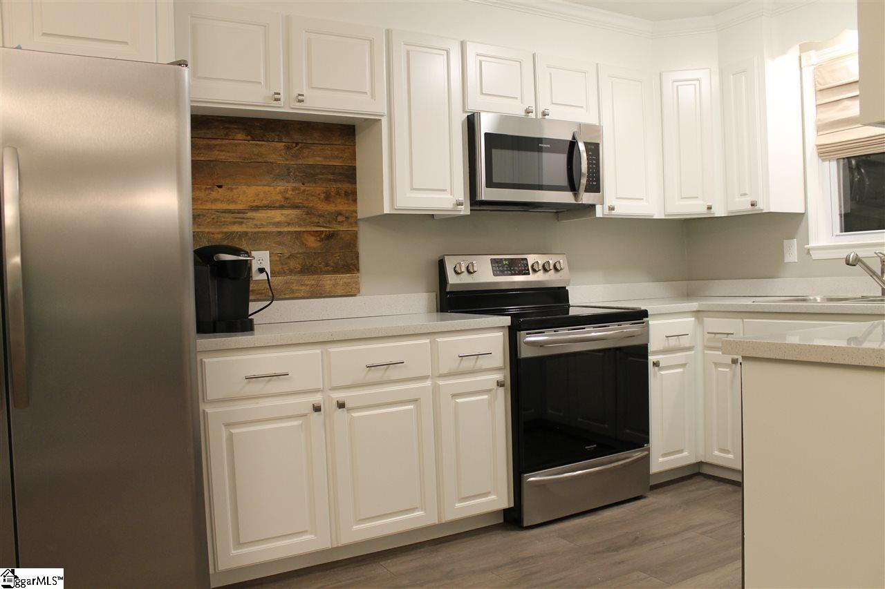 15 Thunder Road Travelers Rest, SC 29690 - Photo 5 of 36 Gallery Image 5
