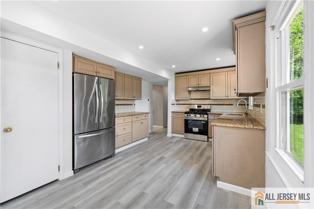 726 New Brunswick Road Somerset, NJ 08873 - Photo 9 of 27