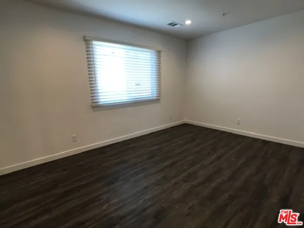 $2,400 | 601 North Normandie Avenue, Unit 5, Los Angeles, CA 90004