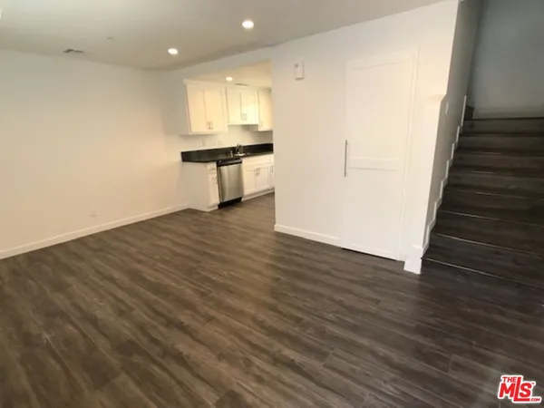 $2,400 | 601 North Normandie Avenue, Unit 5, Los Angeles, CA 90004
