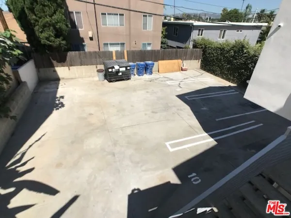 $2,400 | 601 North Normandie Avenue, Unit 5, Los Angeles, CA 90004