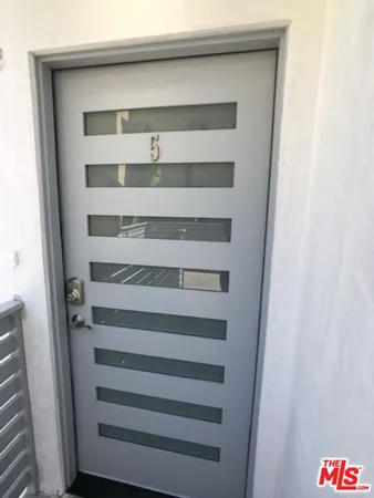 $2,400 | 601 North Normandie Avenue, Unit 5, Los Angeles, CA 90004
