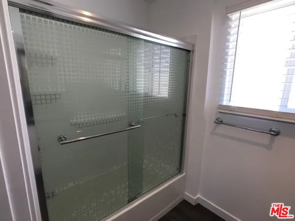 $2,400 | 601 North Normandie Avenue, Unit 5, Los Angeles, CA 90004