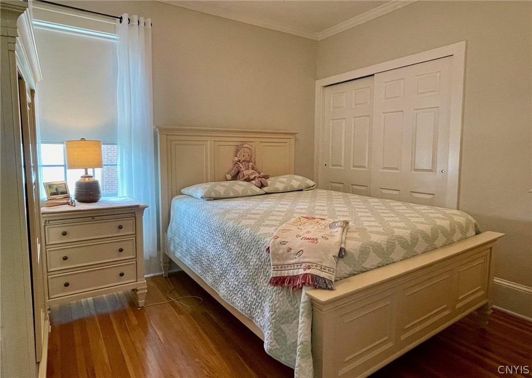 2811 Brighton Place Utica, NY 13501 - Photo 17 of 39 1st Floor Bedroom (1)