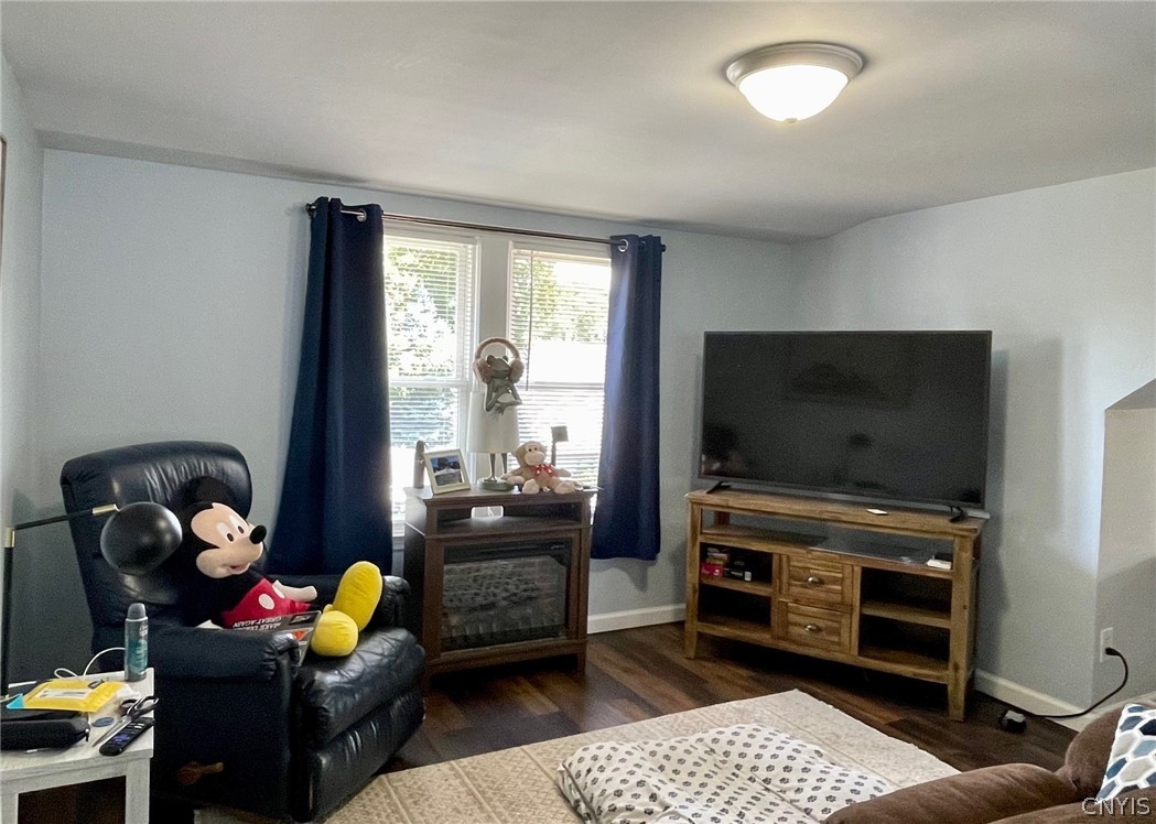 2811 Brighton Place Utica, NY 13501 - Photo 26 of 39 2nd floor living room