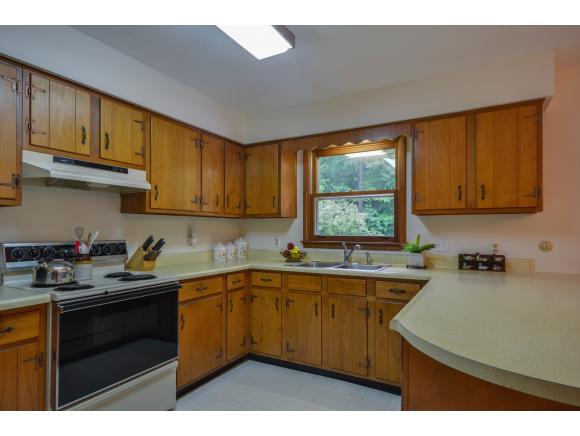 585 Martindale Road Shelburne, VT 05482 - Photo 5 of 27 Gallery Image 5